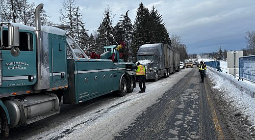 Winter weather causing chaos on Hwy 1 through the Lower Mainland